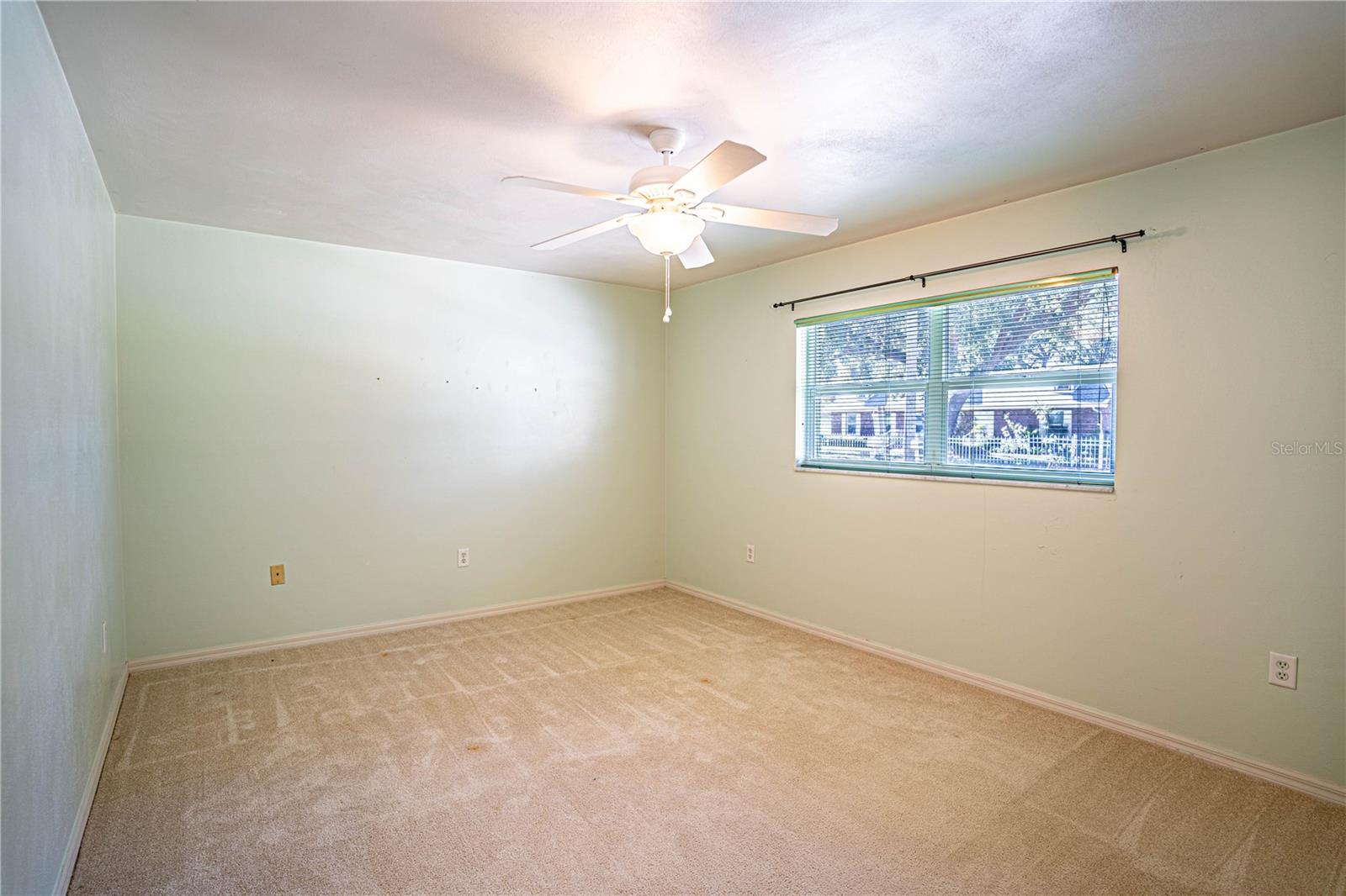 202 LAKE HOWARD DR NW