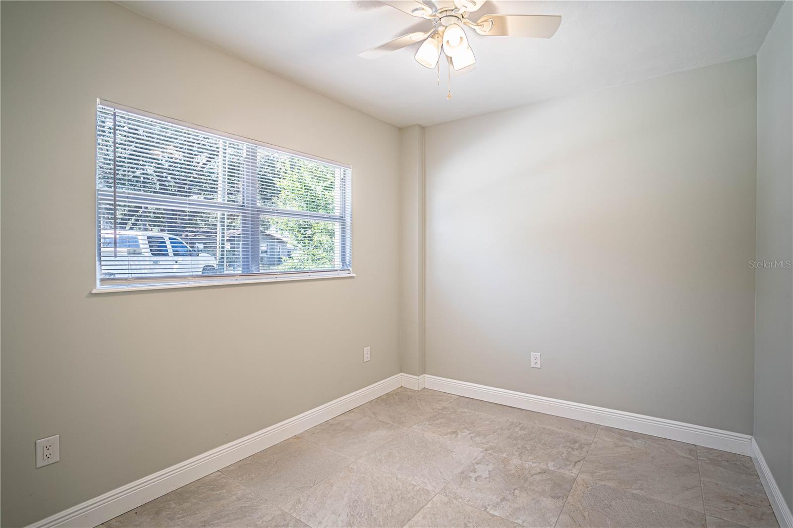 202 LAKE HOWARD DR NW