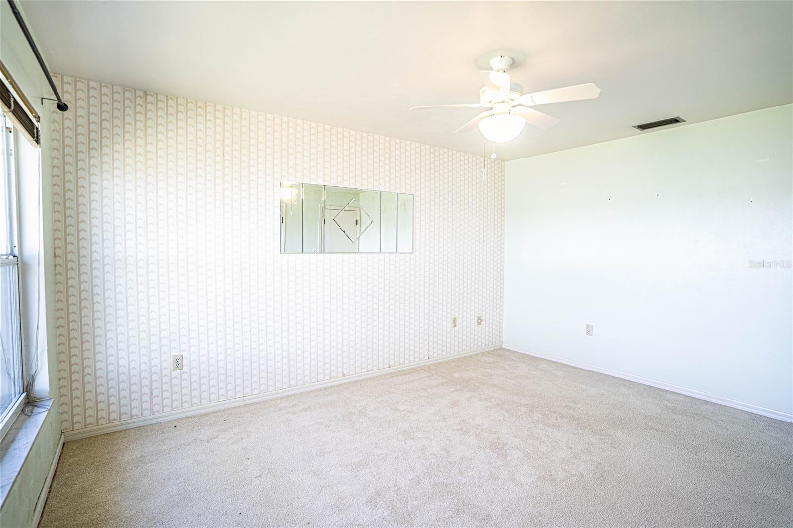 202 LAKE HOWARD DR NW