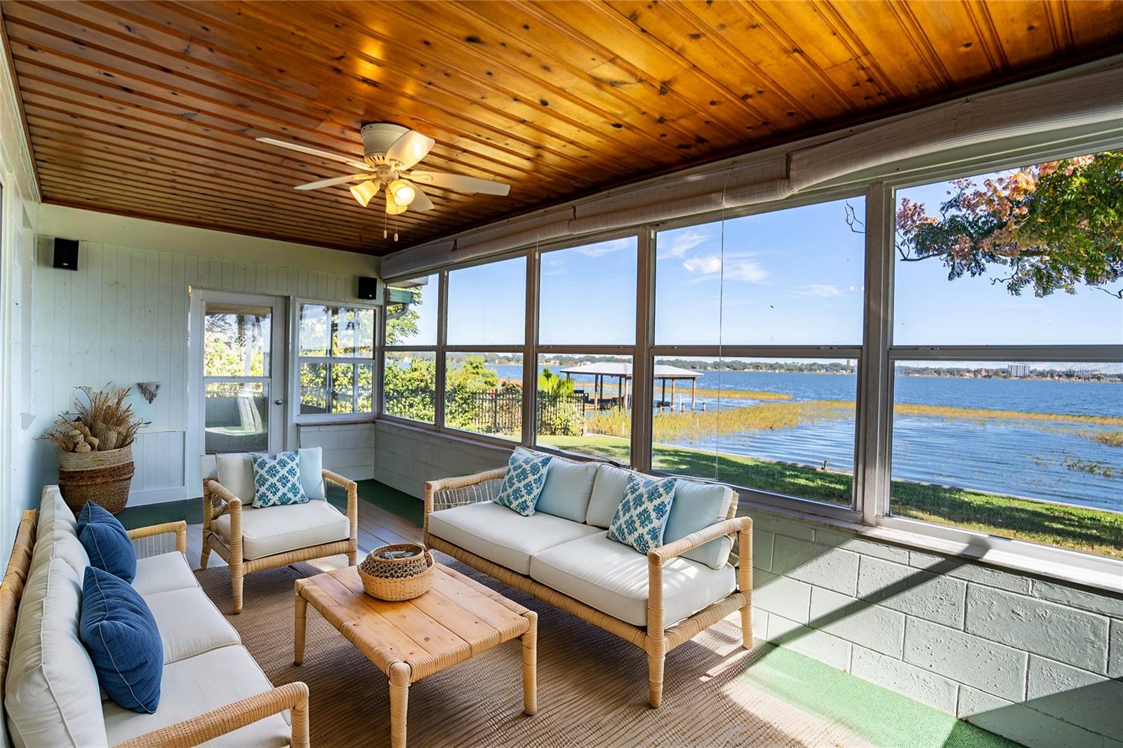 202 LAKE HOWARD DR NW