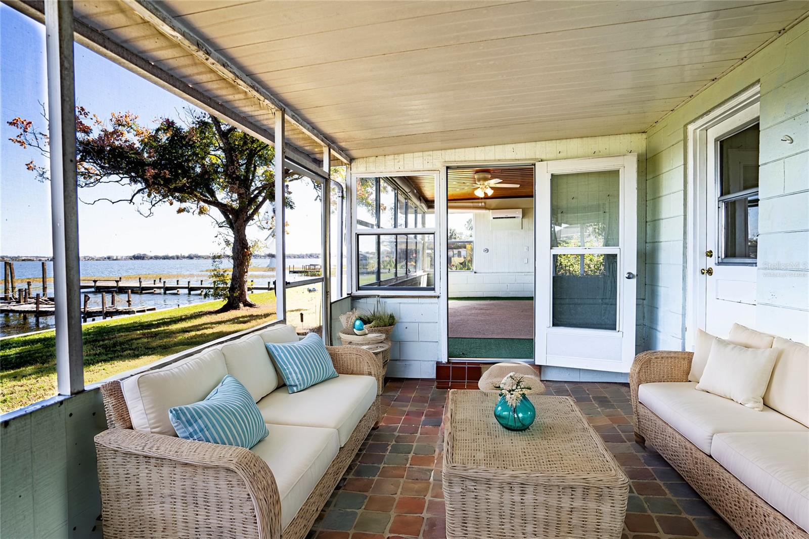 202 LAKE HOWARD DR NW