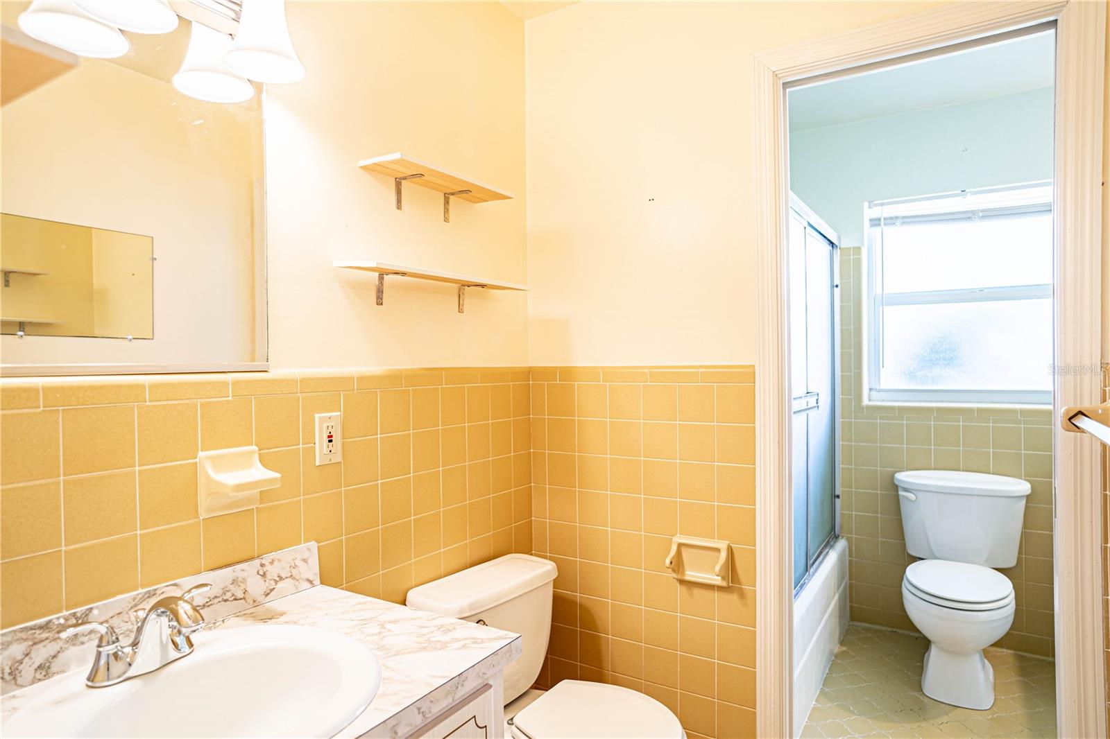 202 LAKE HOWARD DR NW