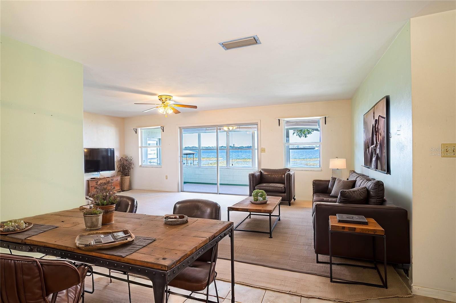 202 LAKE HOWARD DR NW