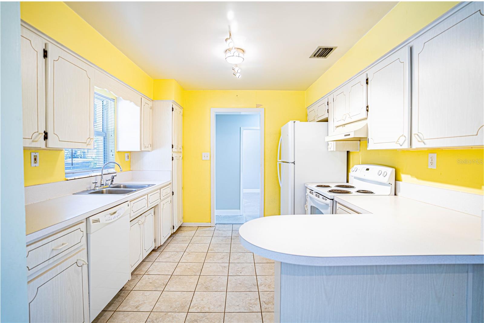 202 LAKE HOWARD DR NW