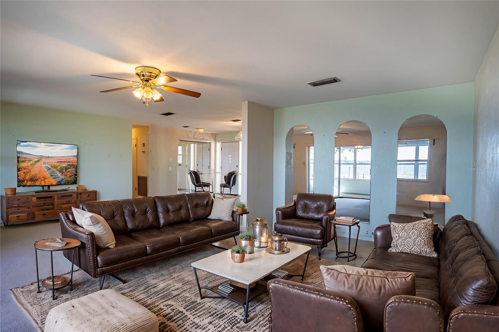 202 LAKE HOWARD DR NW