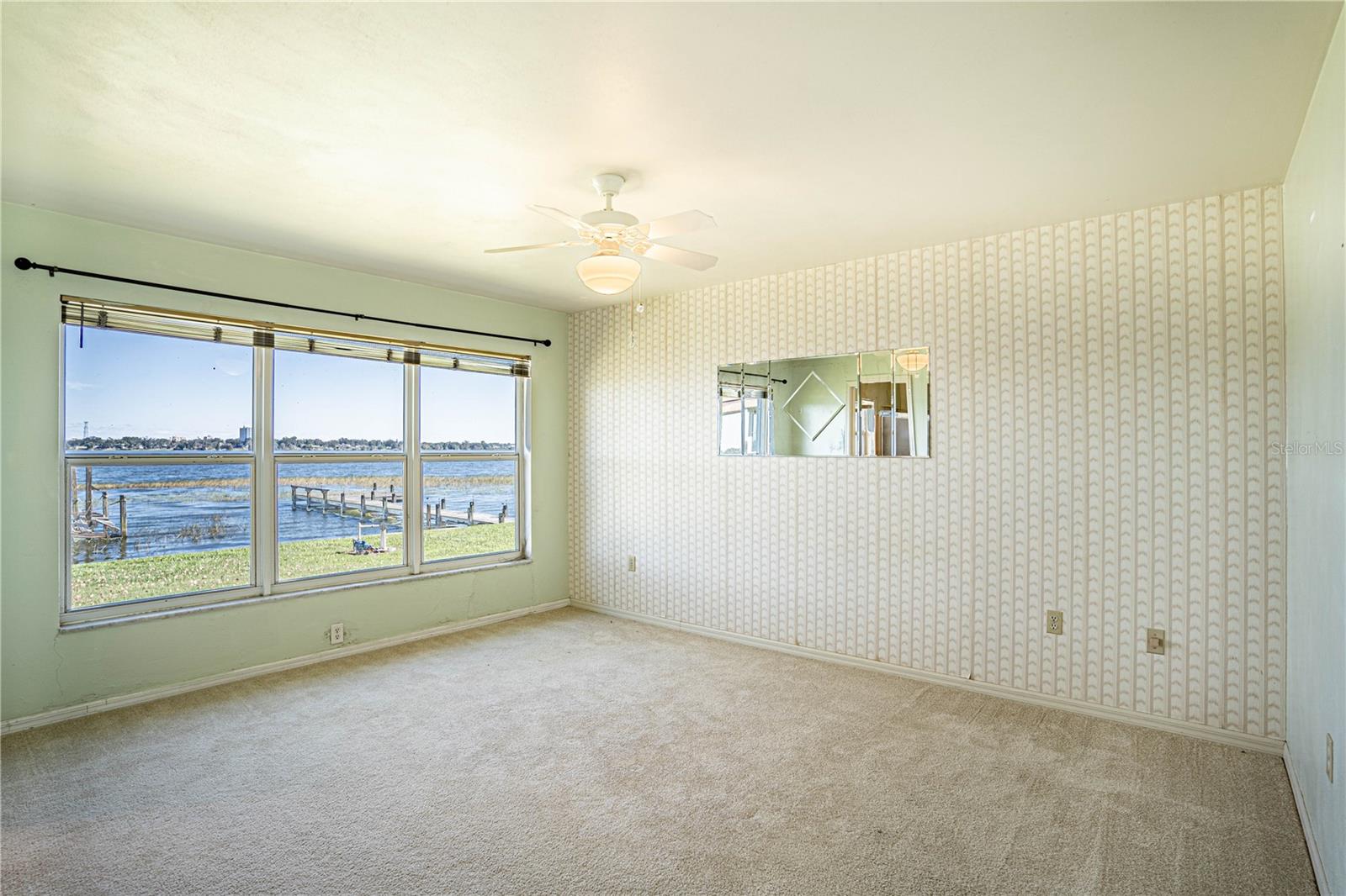 202 LAKE HOWARD DR NW