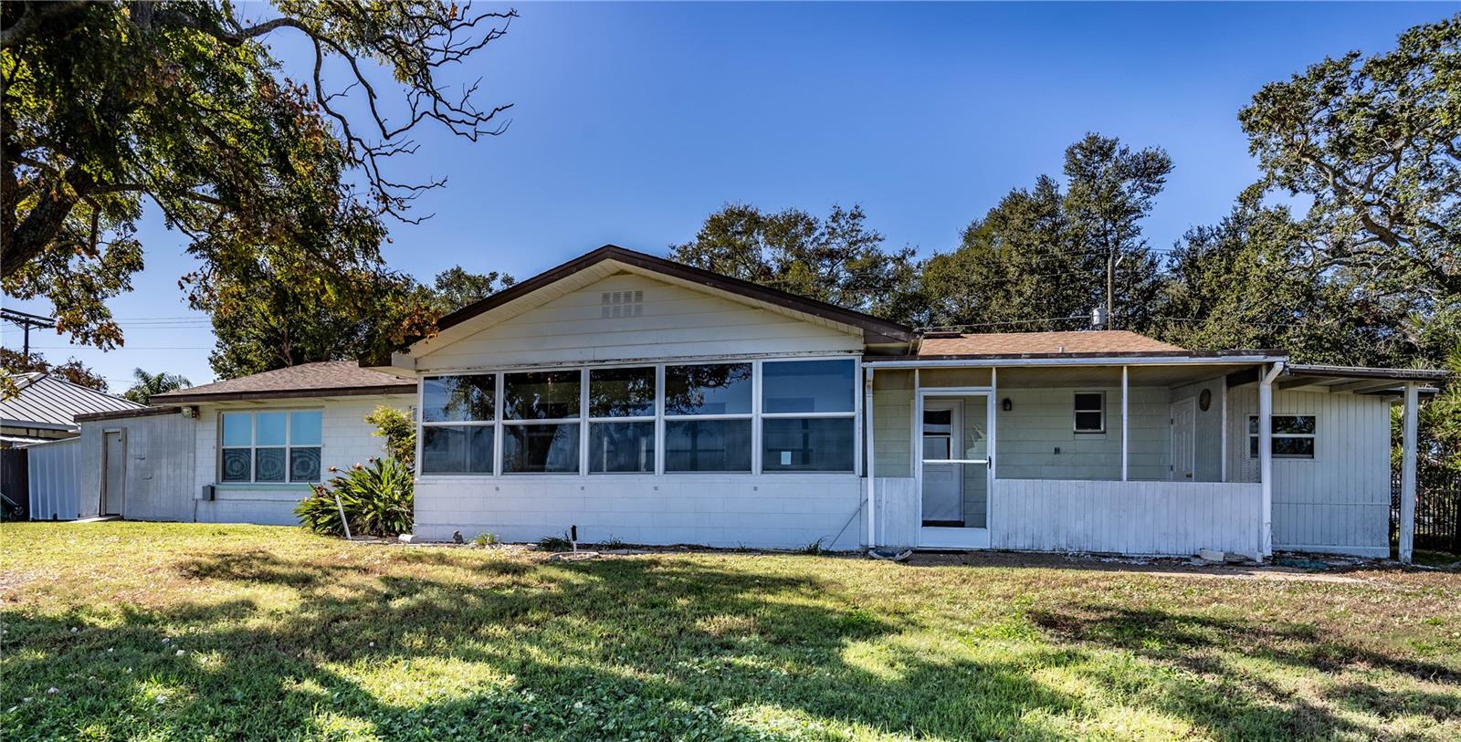 202 LAKE HOWARD DR NW