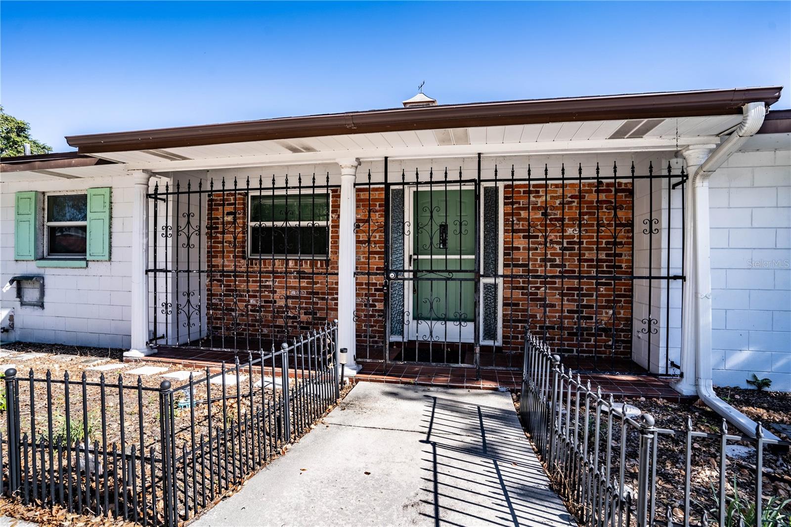 202 LAKE HOWARD DR NW