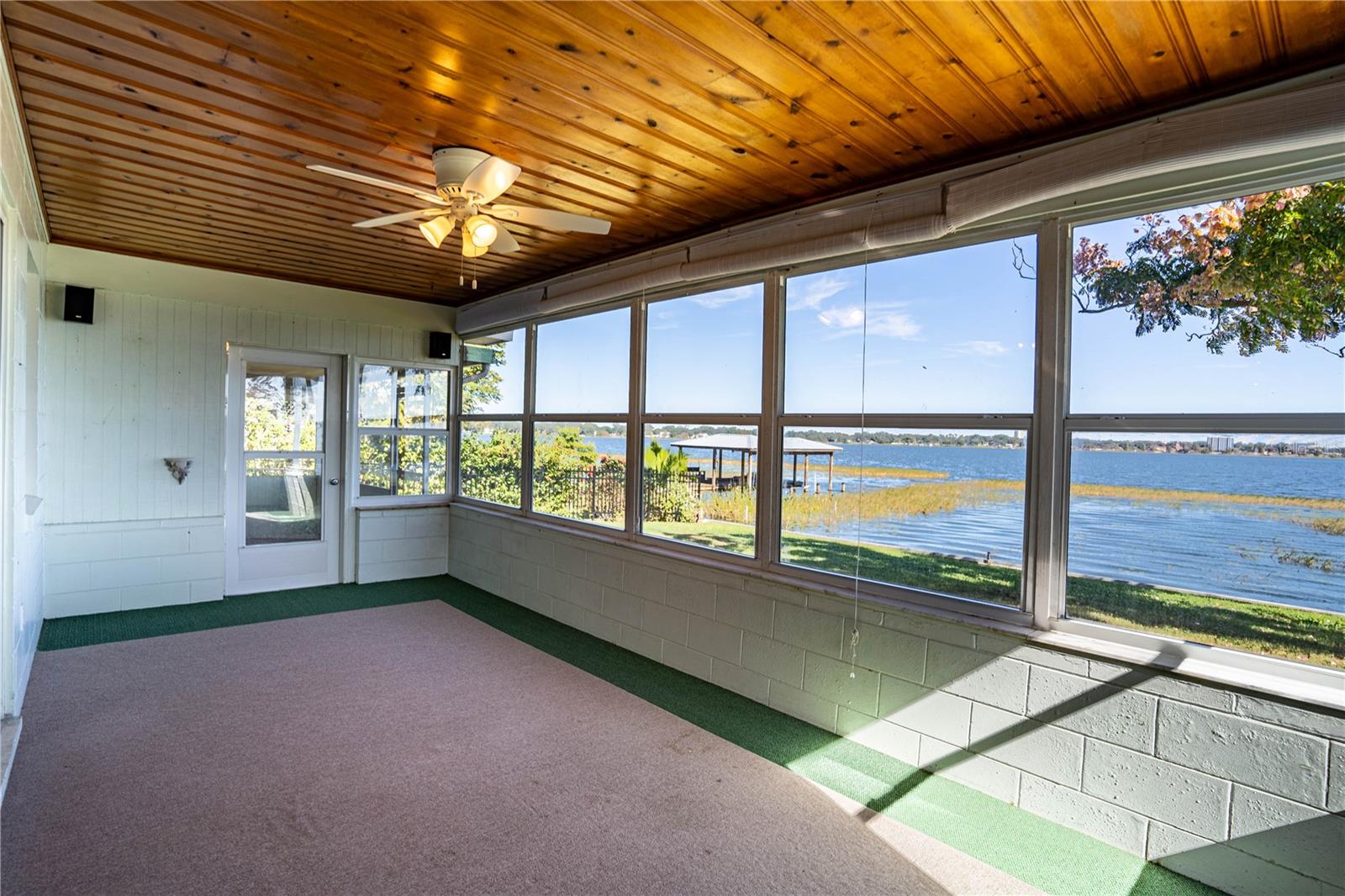 202 LAKE HOWARD DR NW