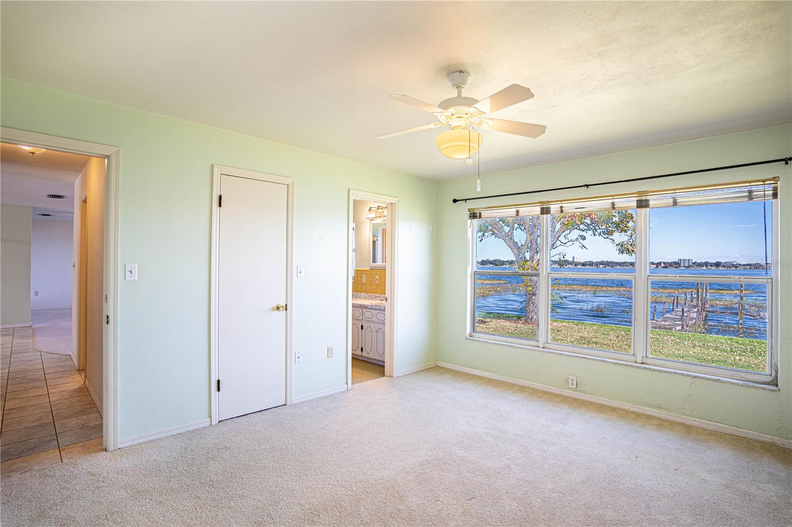 202 LAKE HOWARD DR NW