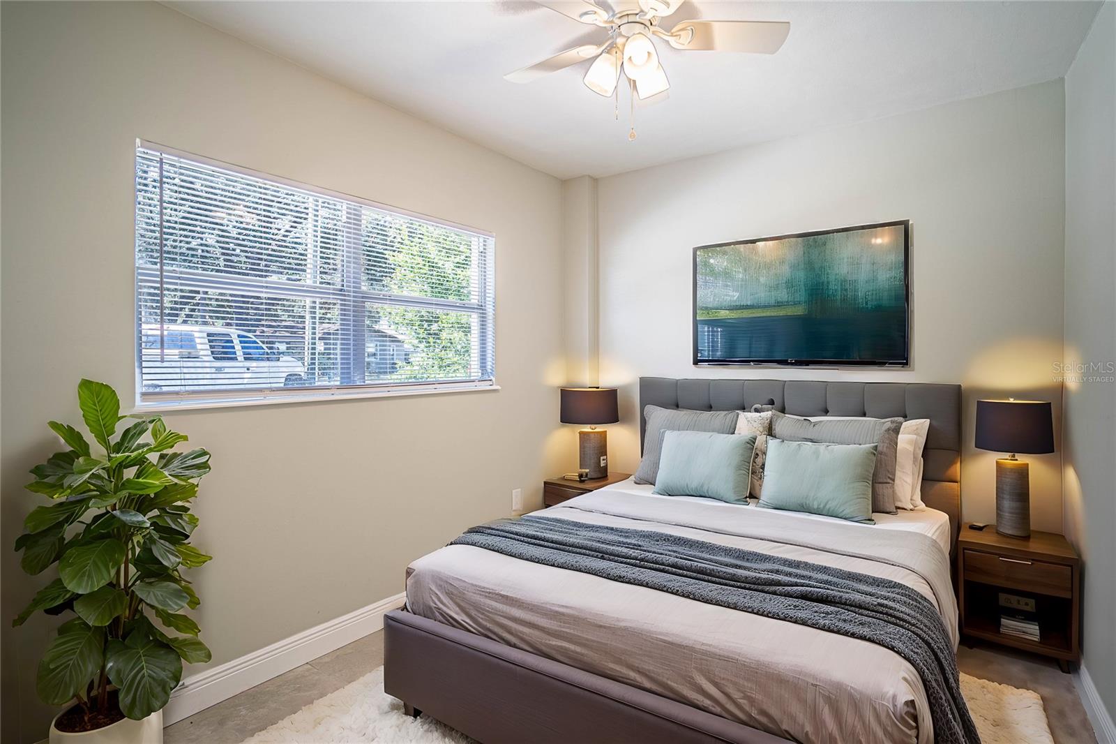 202 LAKE HOWARD DR NW