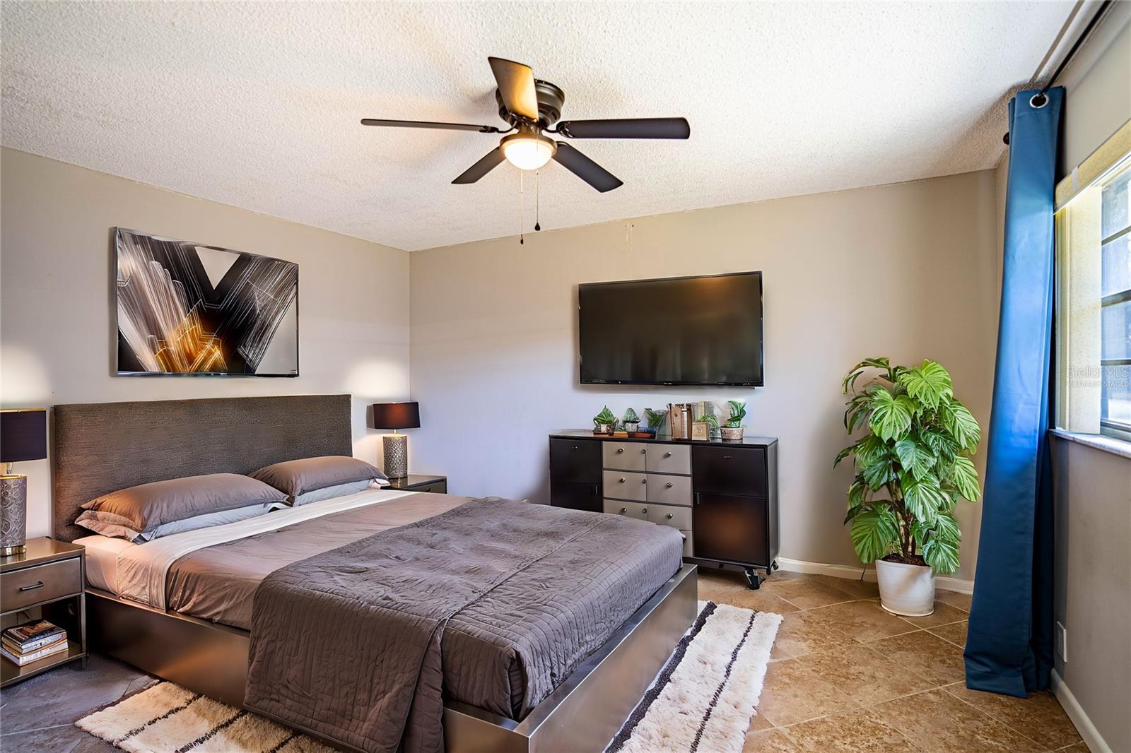 1001 MOCKINGBIRD CIR