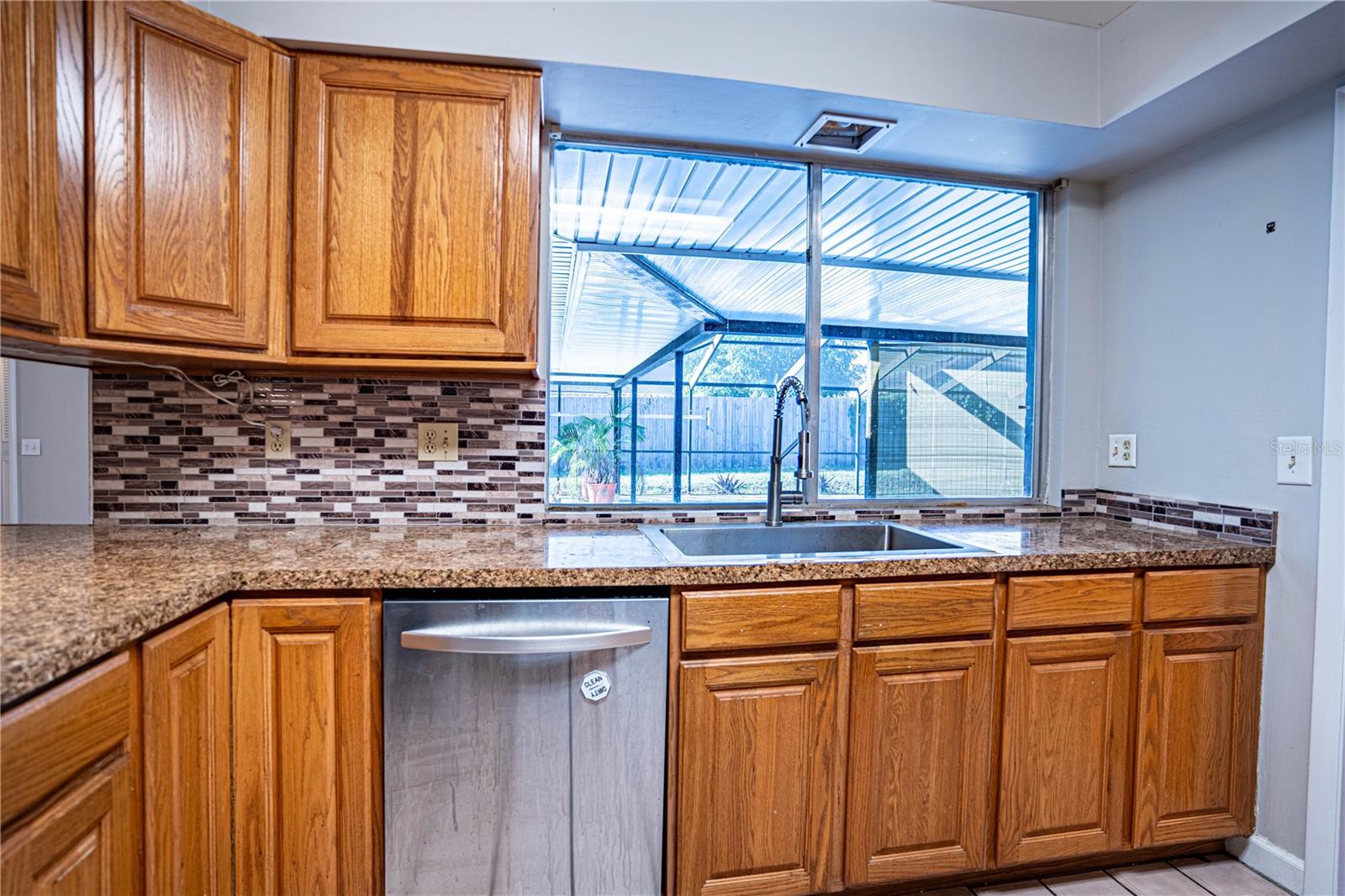 1001 MOCKINGBIRD CIR