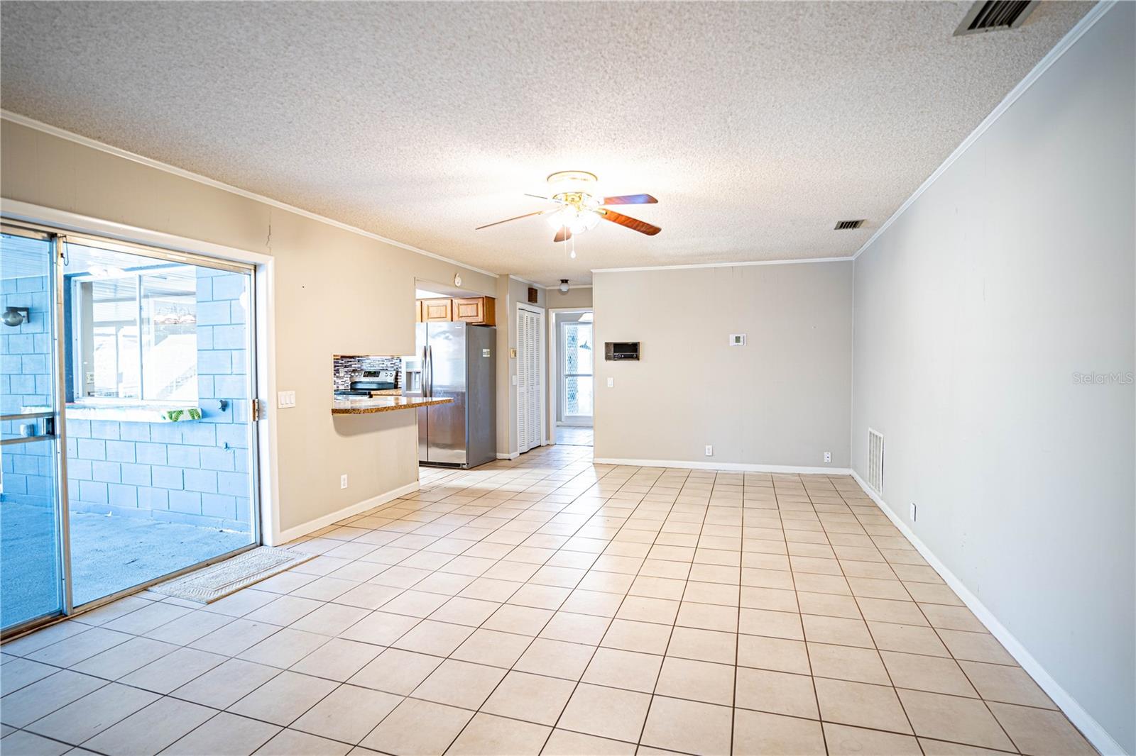 1001 MOCKINGBIRD CIR