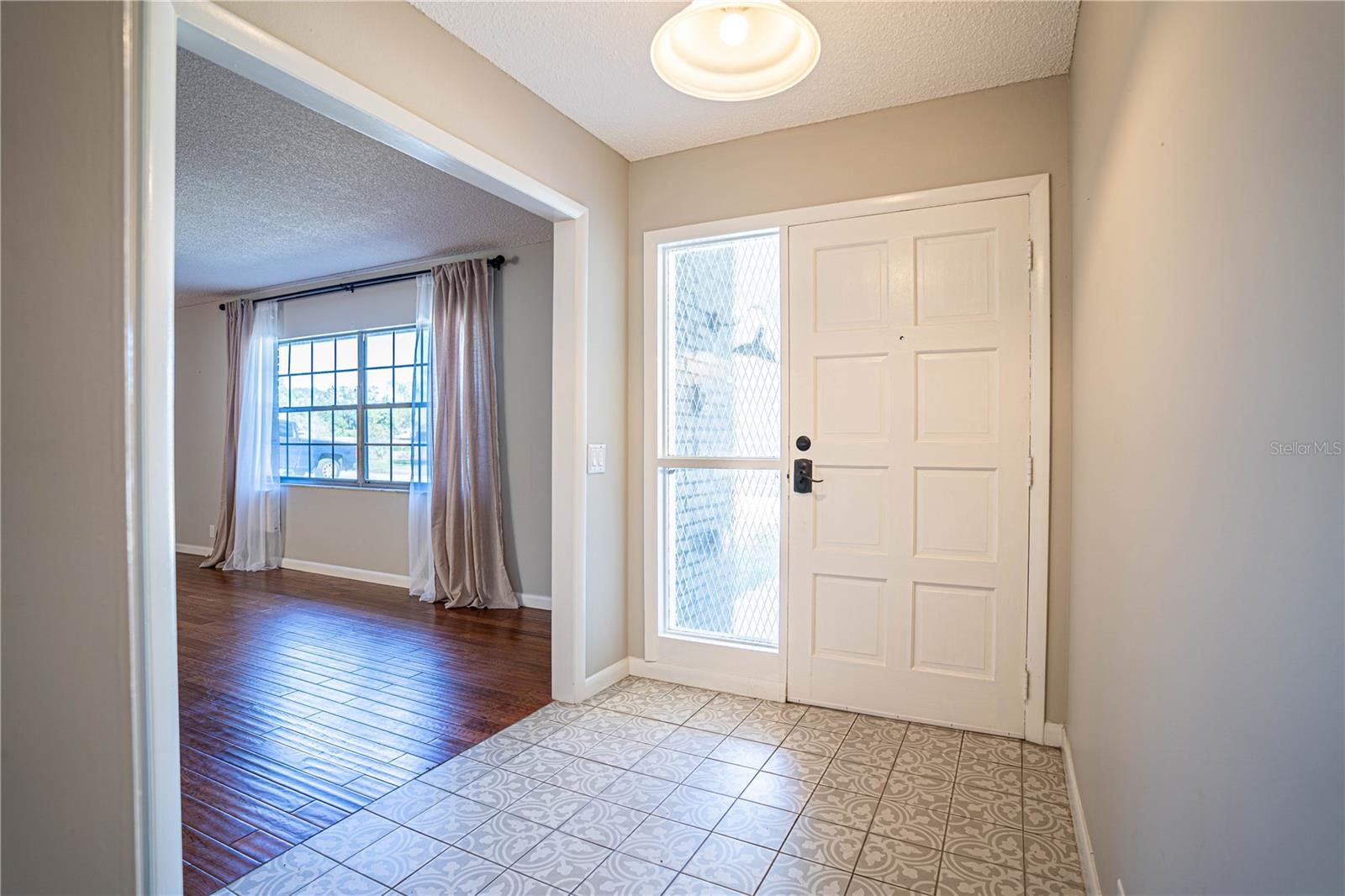 1001 MOCKINGBIRD CIR