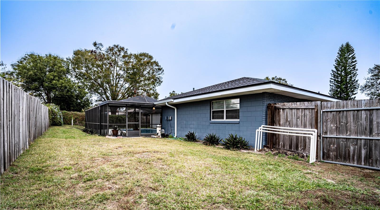 1001 MOCKINGBIRD CIR