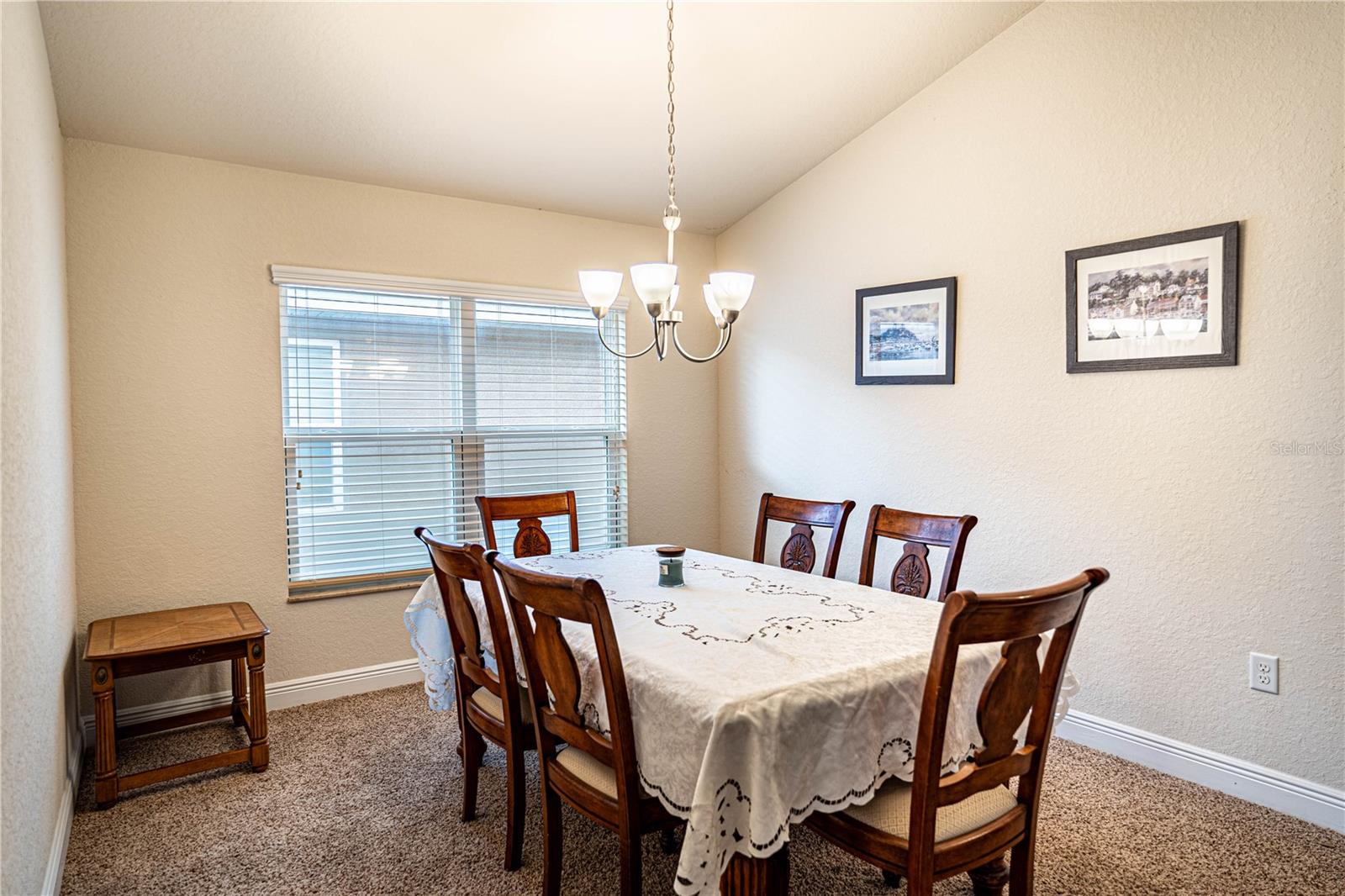 4023 ISLAND LAKES DR