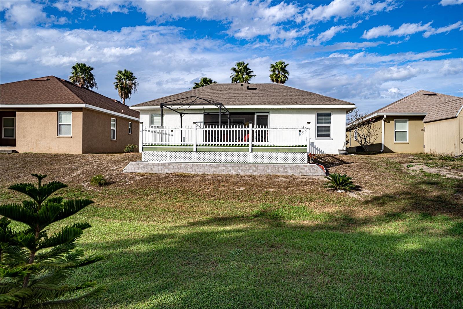 4023 ISLAND LAKES DR