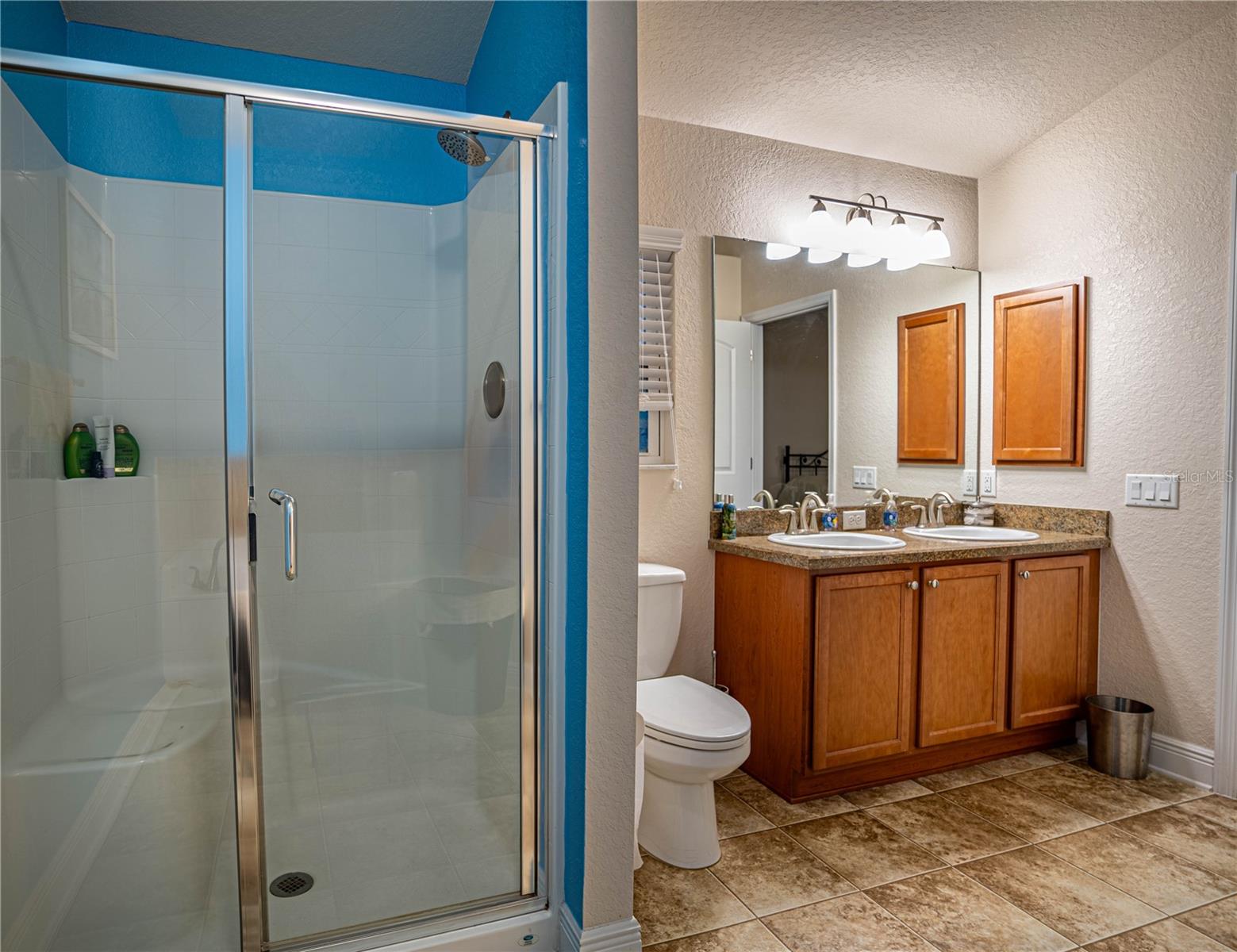 4023 ISLAND LAKES DR