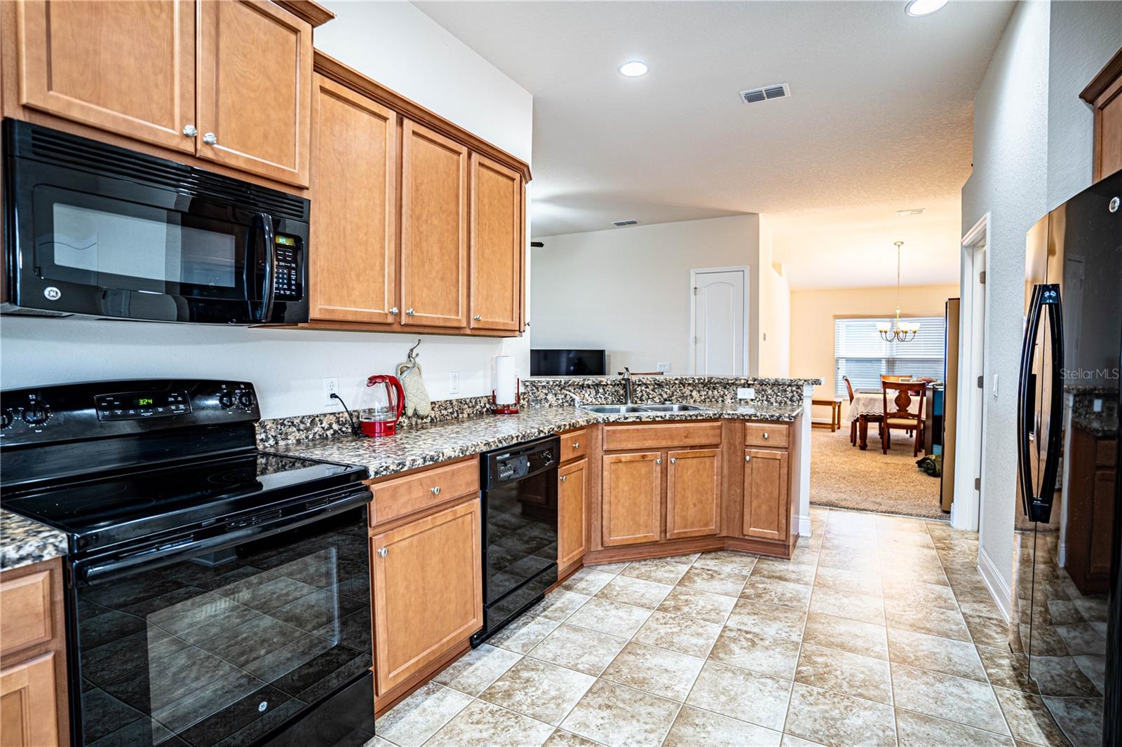 4023 ISLAND LAKES DR