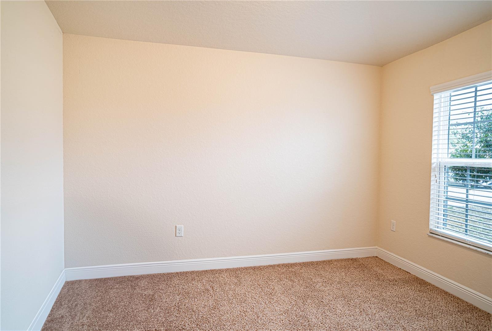 4023 ISLAND LAKES DR