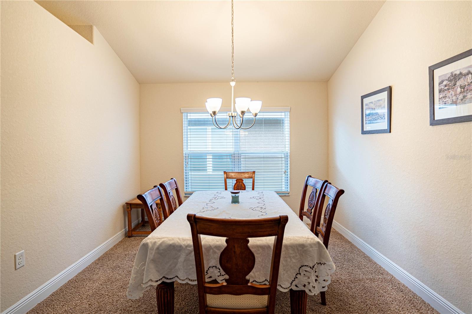 4023 ISLAND LAKES DR