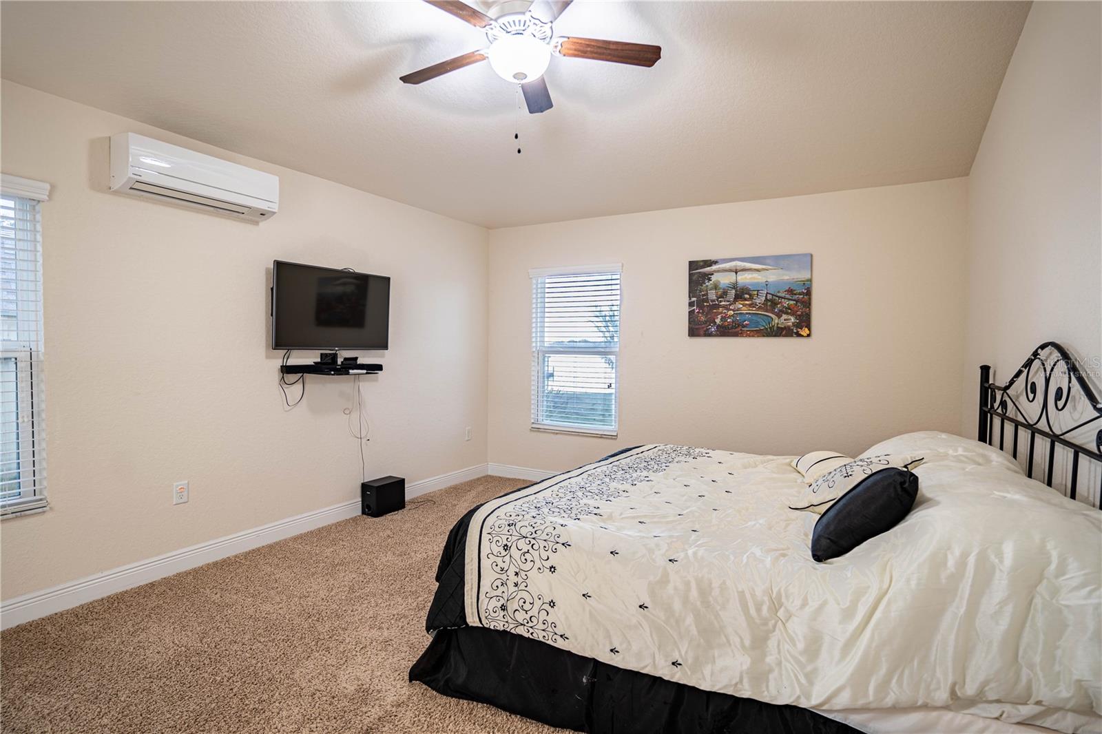 4023 ISLAND LAKES DR