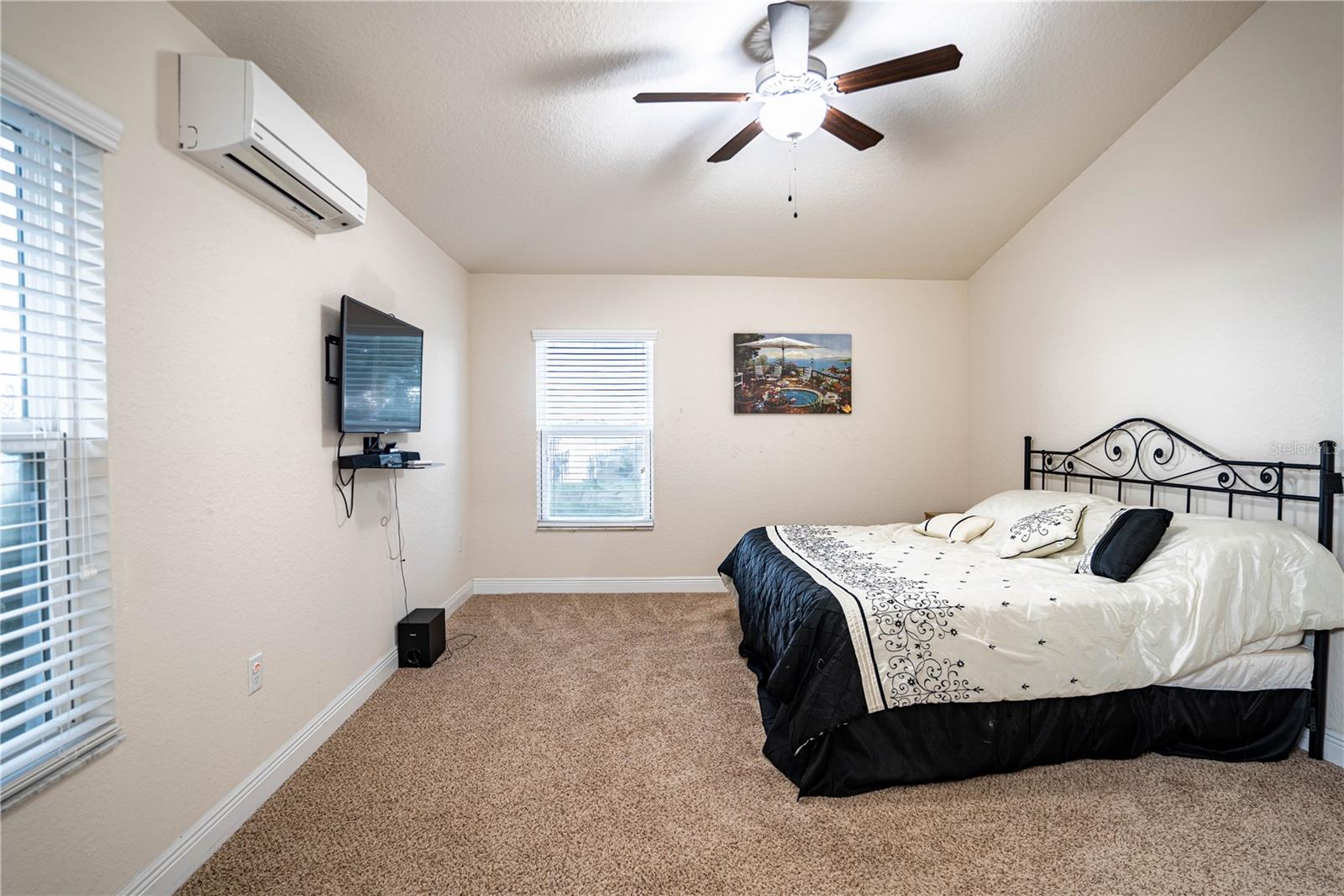 4023 ISLAND LAKES DR