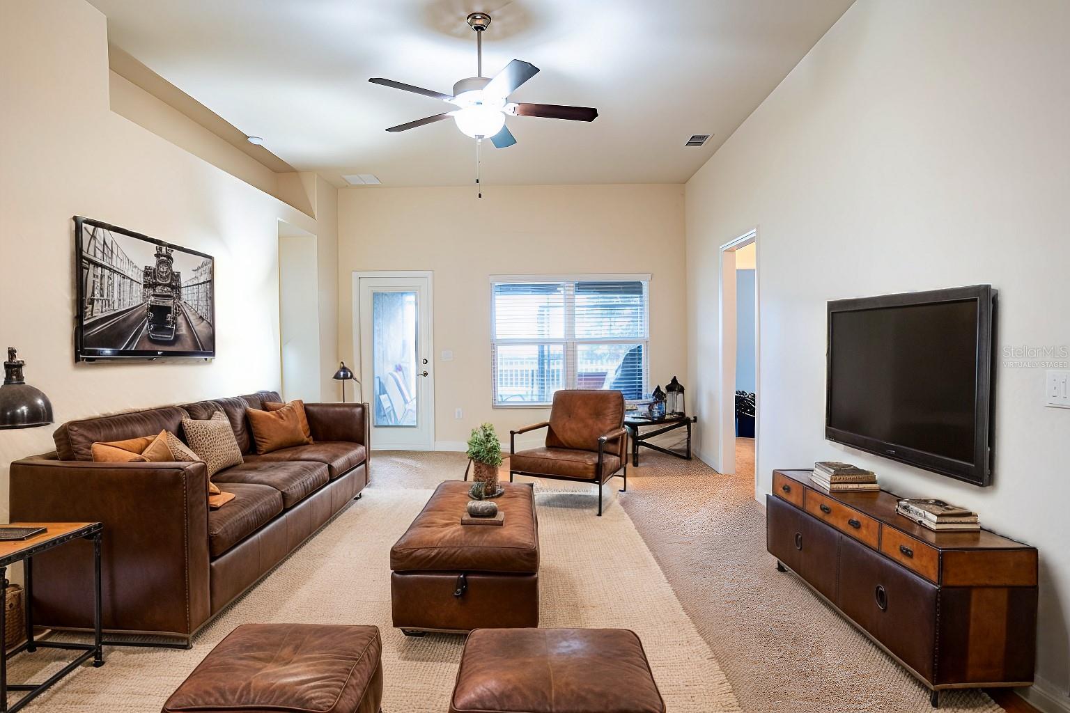 4023 ISLAND LAKES DR