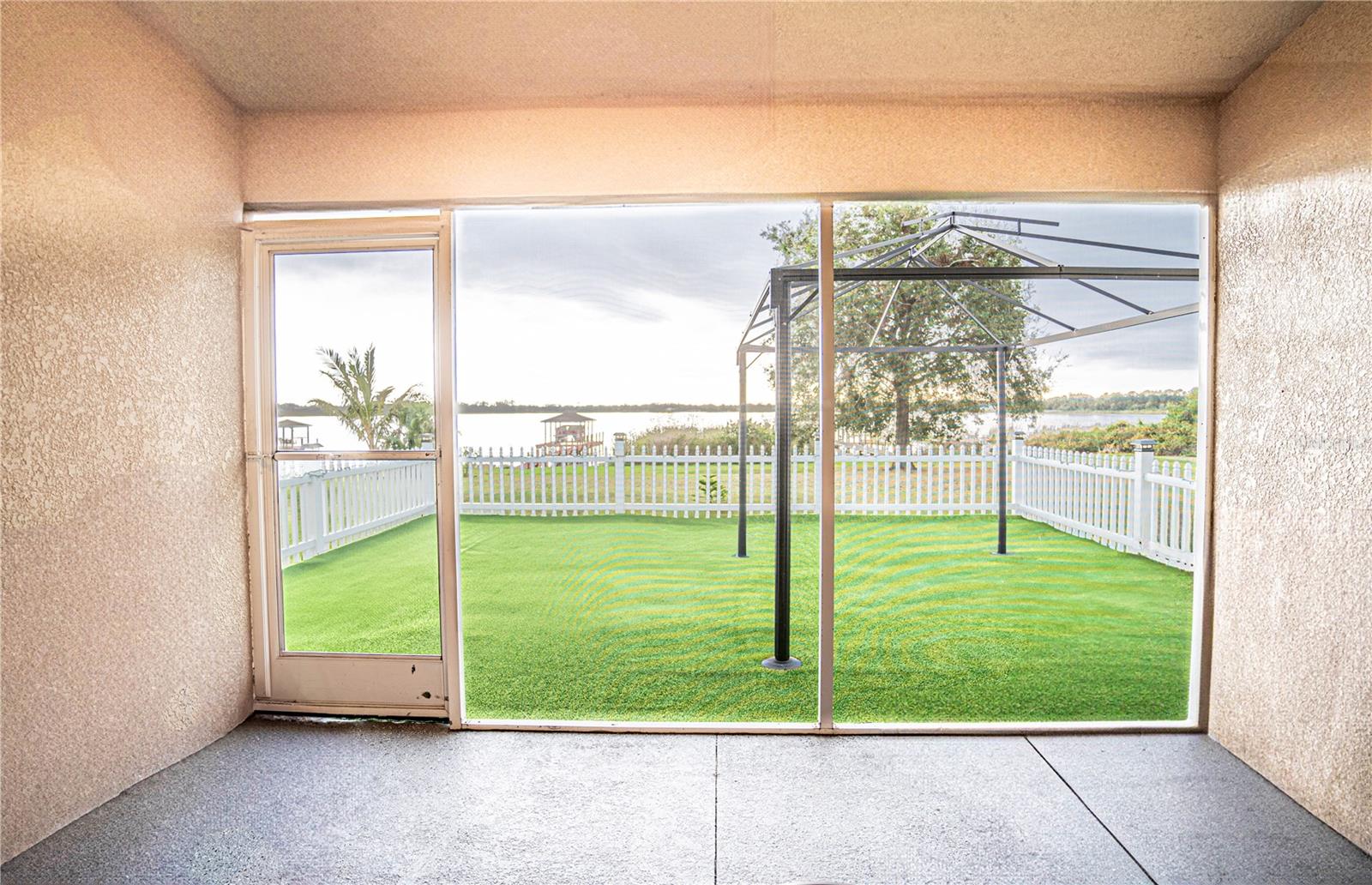 4023 ISLAND LAKES DR