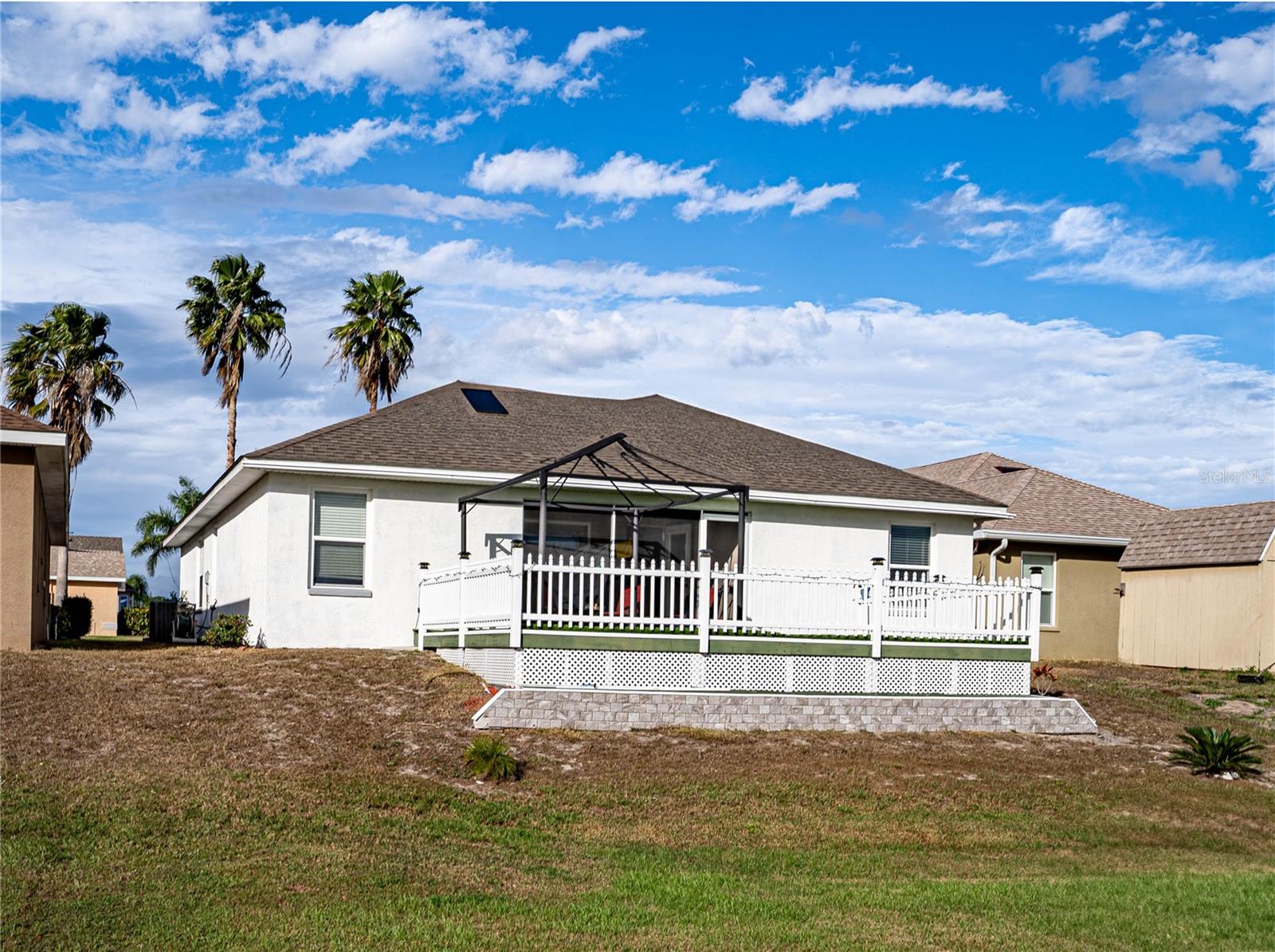 4023 ISLAND LAKES DR