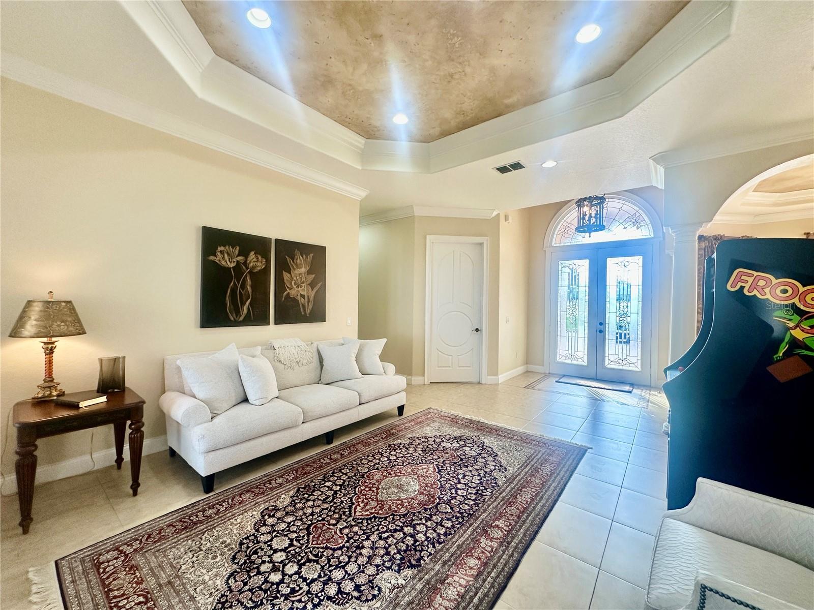 1006 W LAKE HAMILTON DR