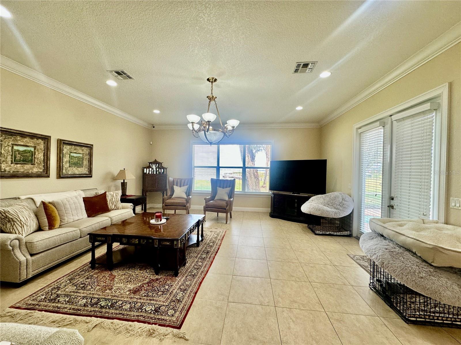 1006 W LAKE HAMILTON DR