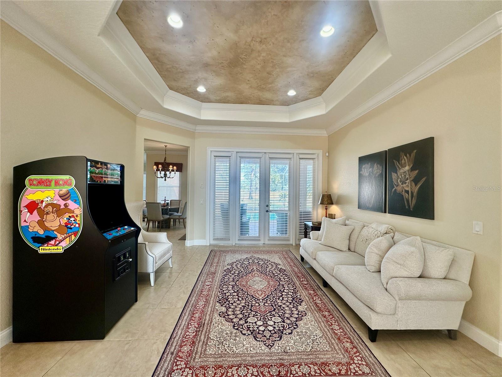 1006 W LAKE HAMILTON DR