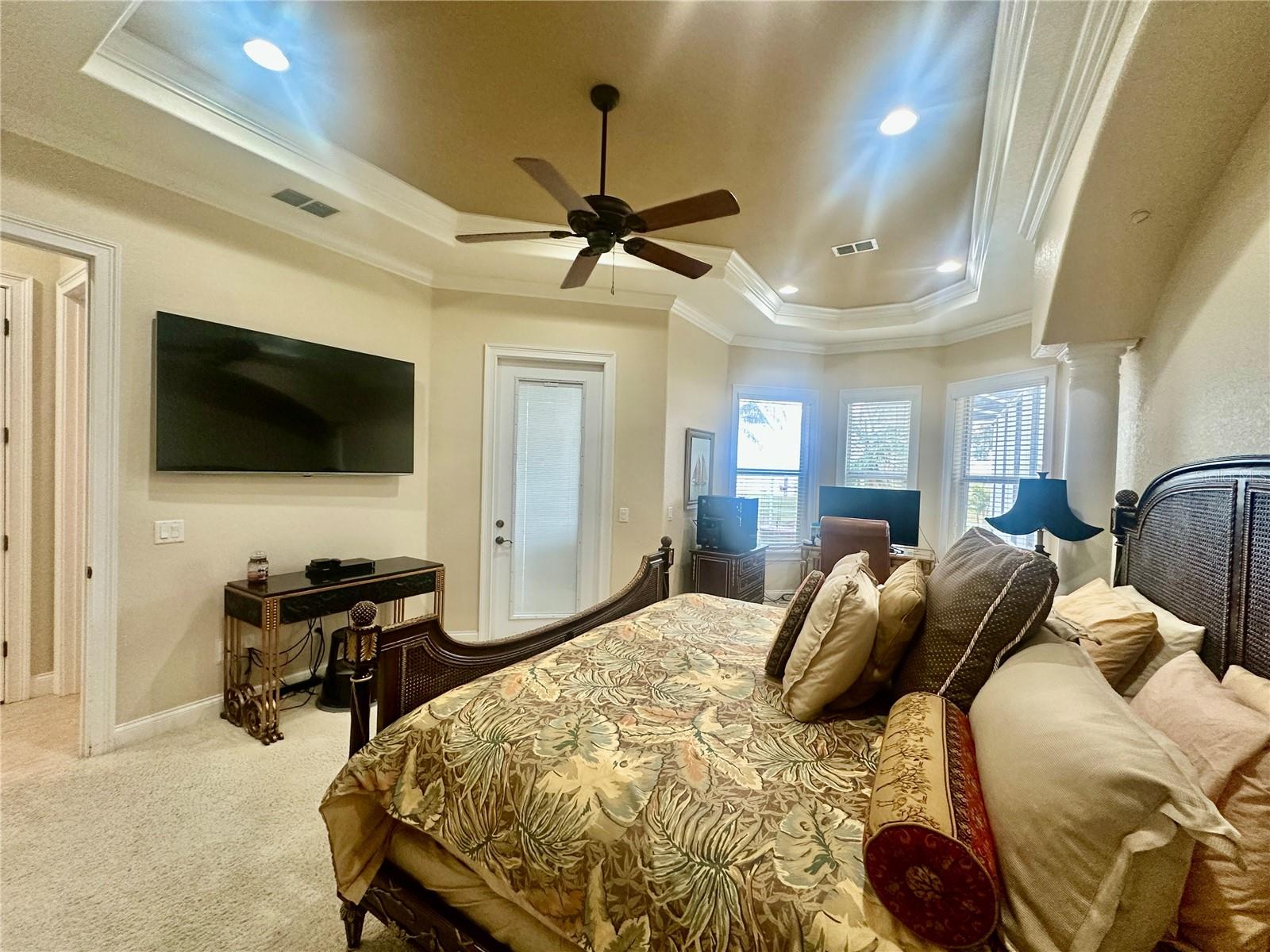 1006 W LAKE HAMILTON DR