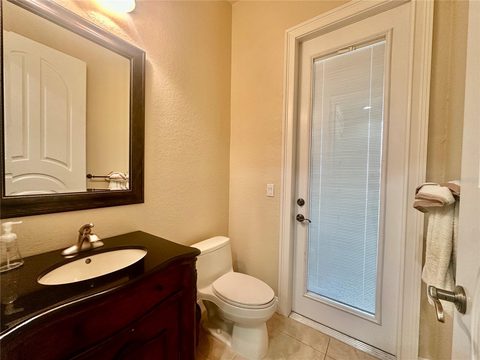 1006 W LAKE HAMILTON DR