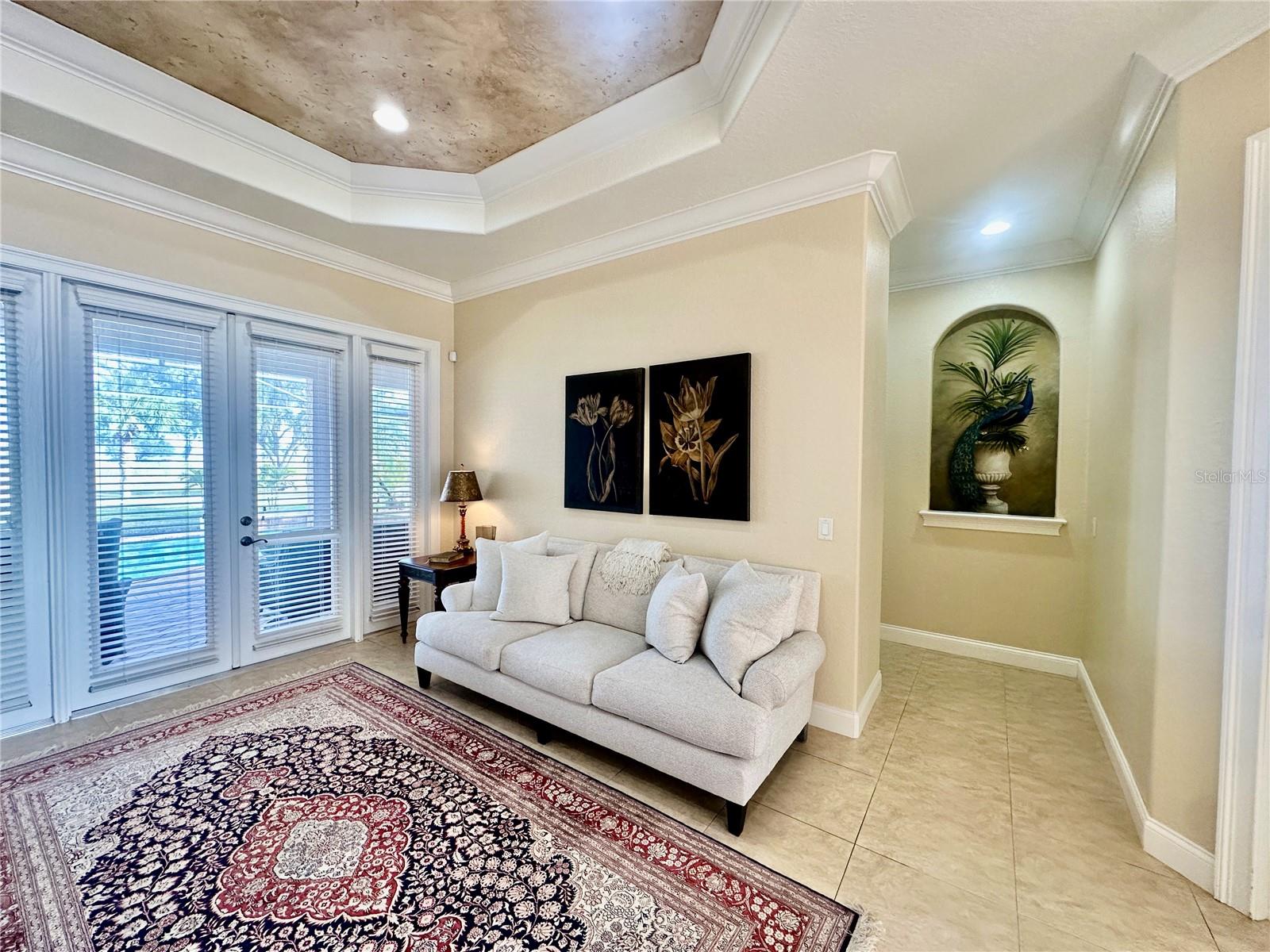 1006 W LAKE HAMILTON DR