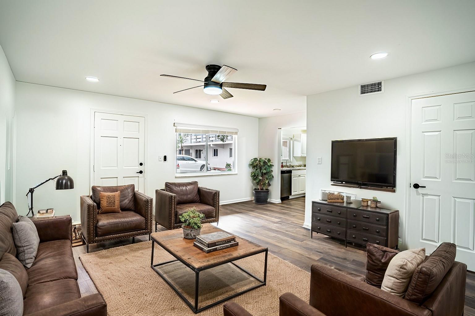 1100 MARTINIQUE DR #106