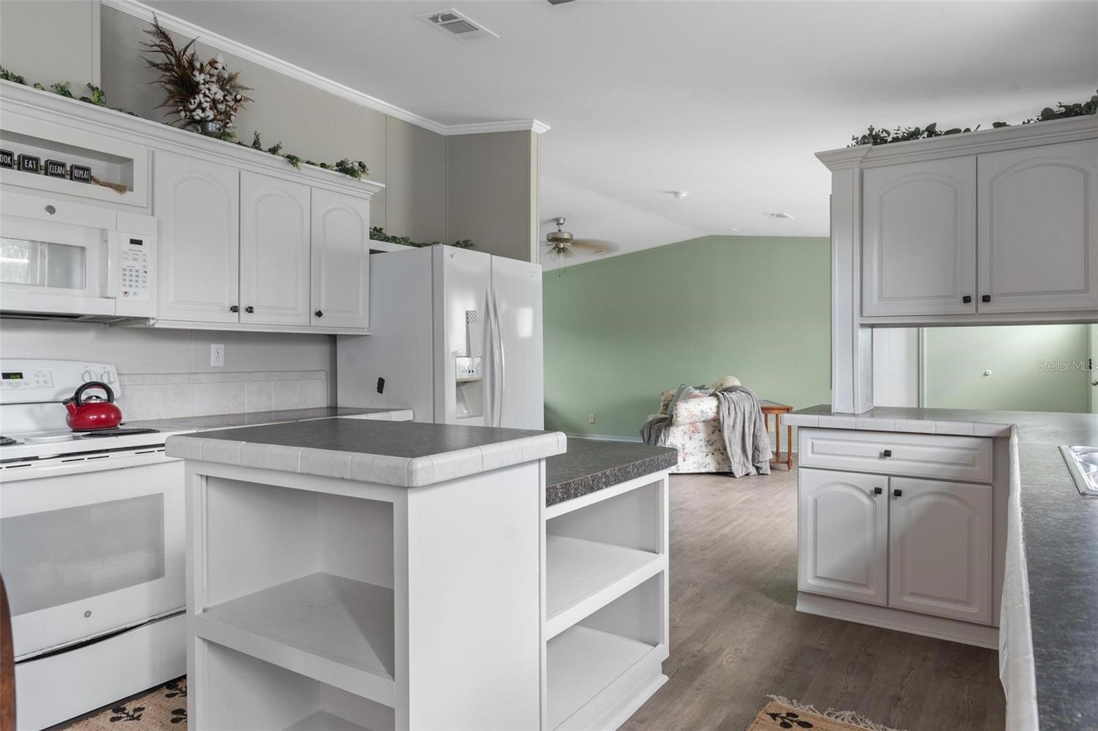 7567 DOVE MEADOW TRL