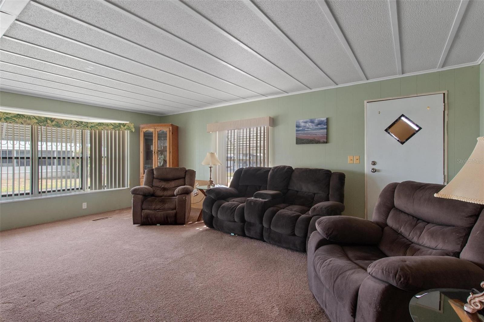 1610 REYNOLDS RD #242