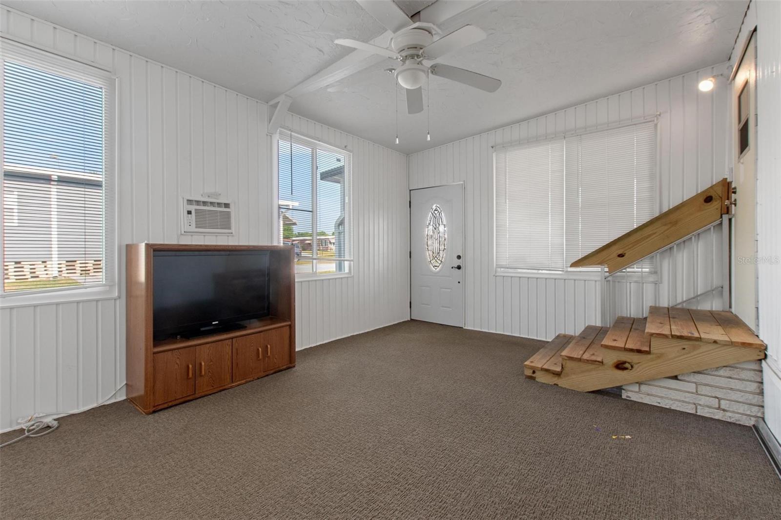 1610 REYNOLDS RD #242