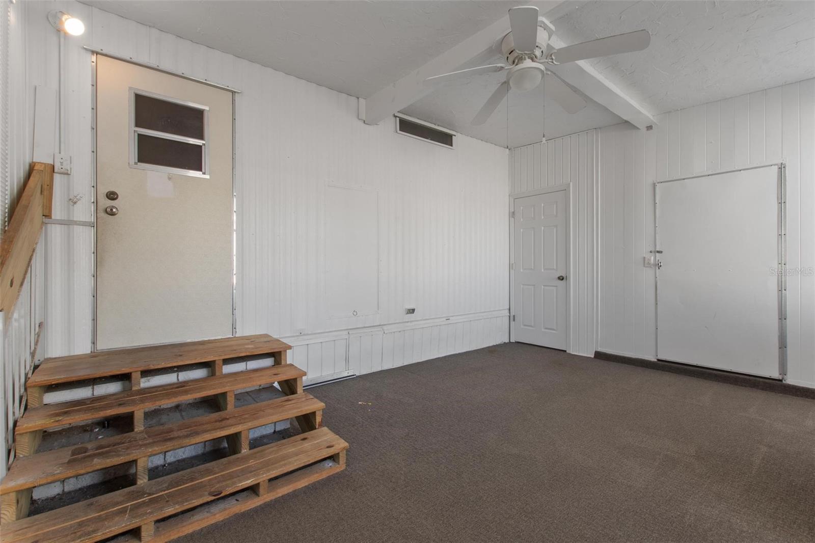 1610 REYNOLDS RD #242