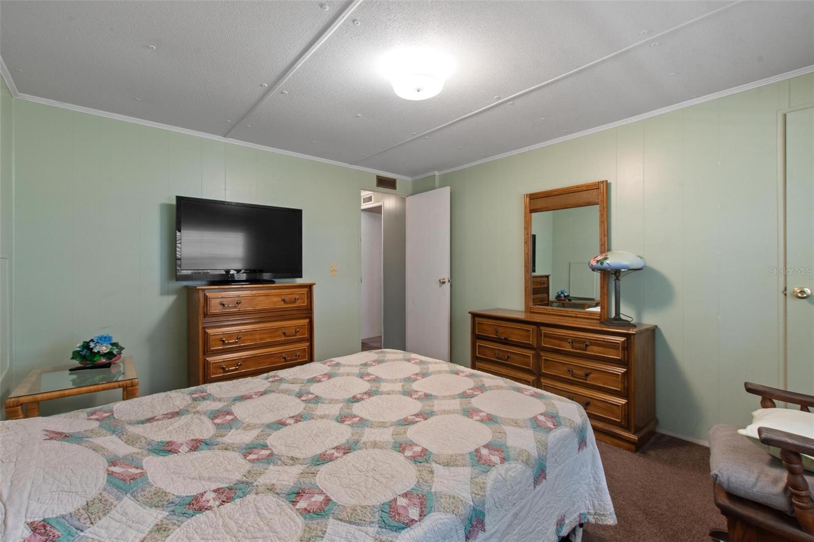 1610 REYNOLDS RD #242