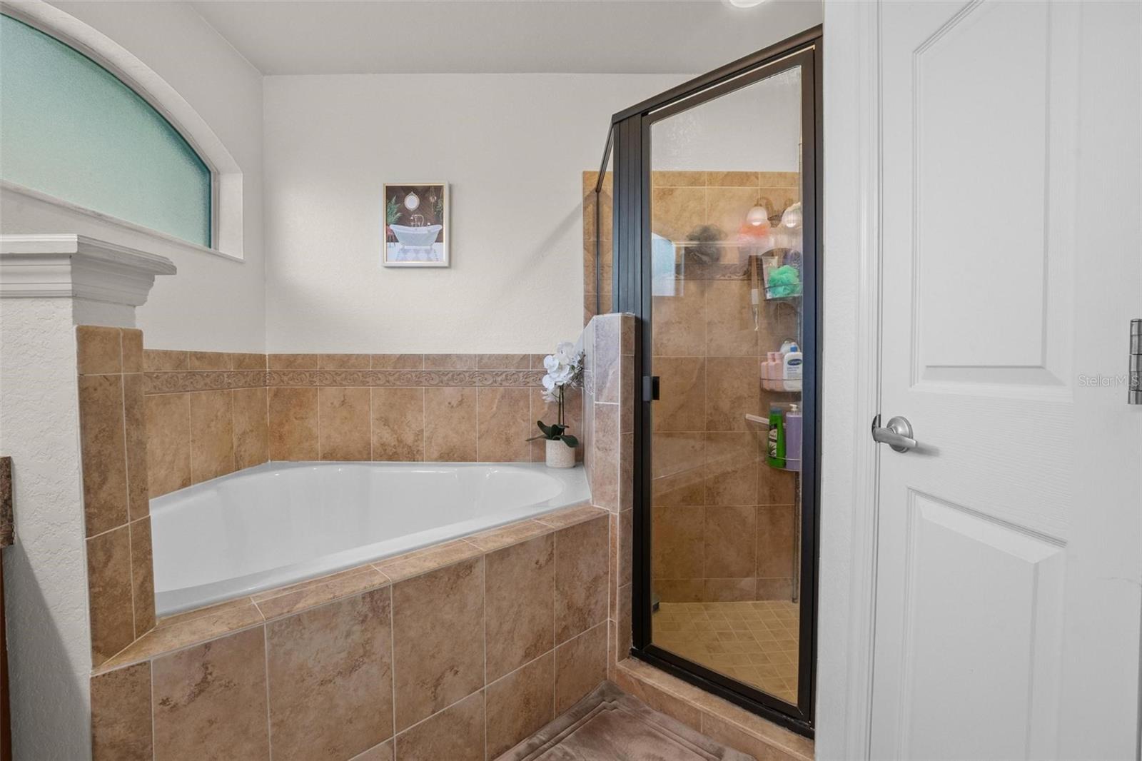 2240 COUNTRY MANOR ST