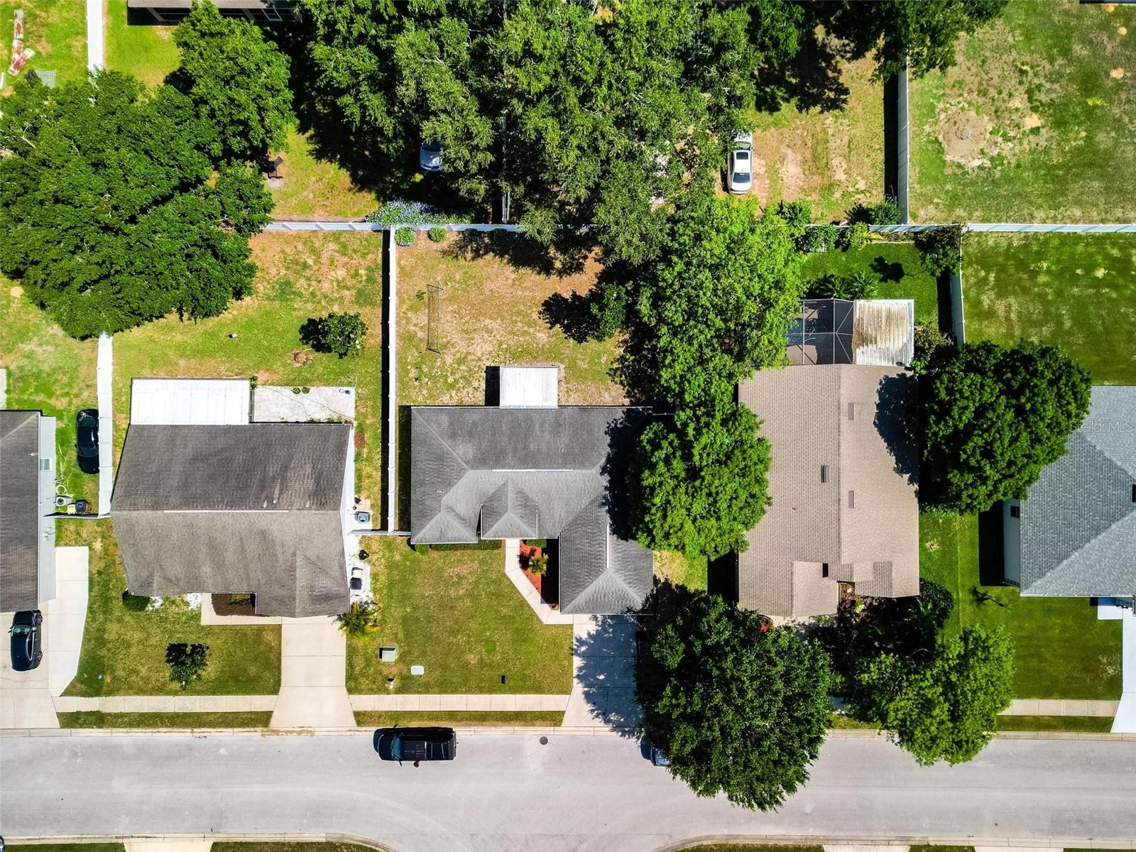 2240 COUNTRY MANOR ST