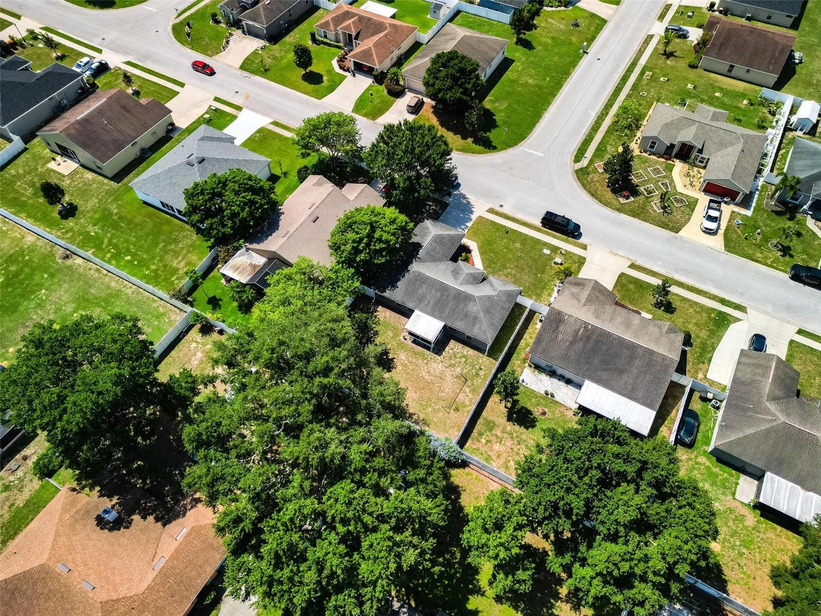 2240 COUNTRY MANOR ST