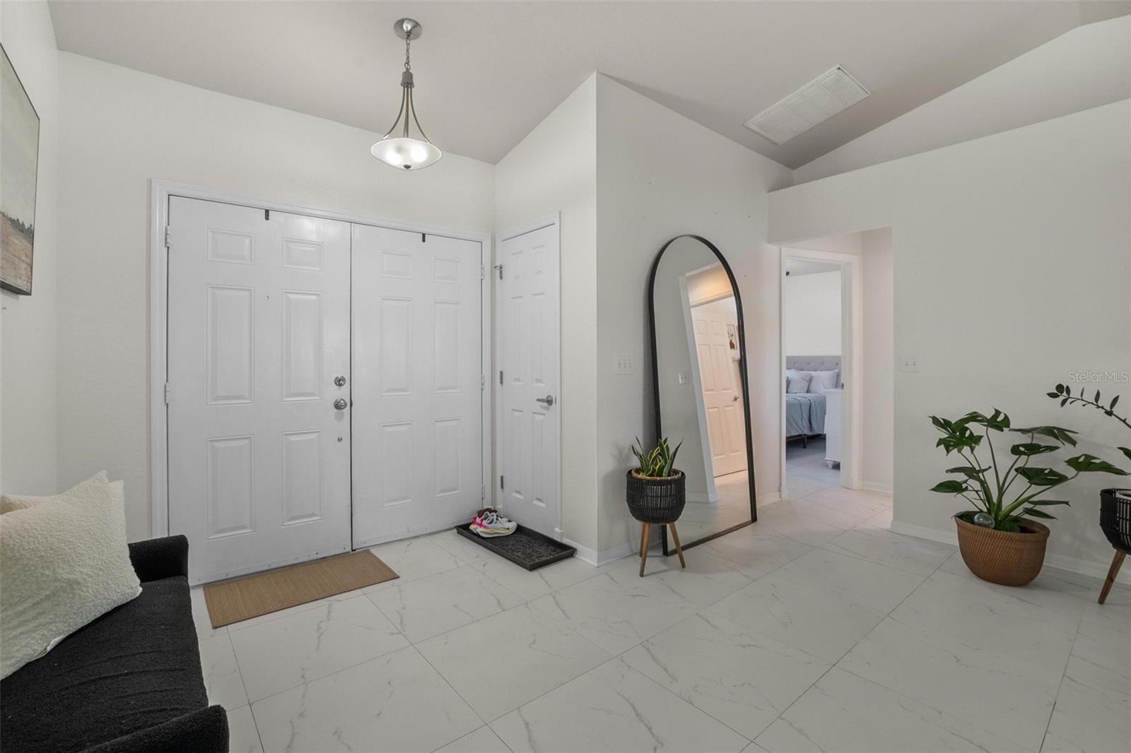 2240 COUNTRY MANOR ST