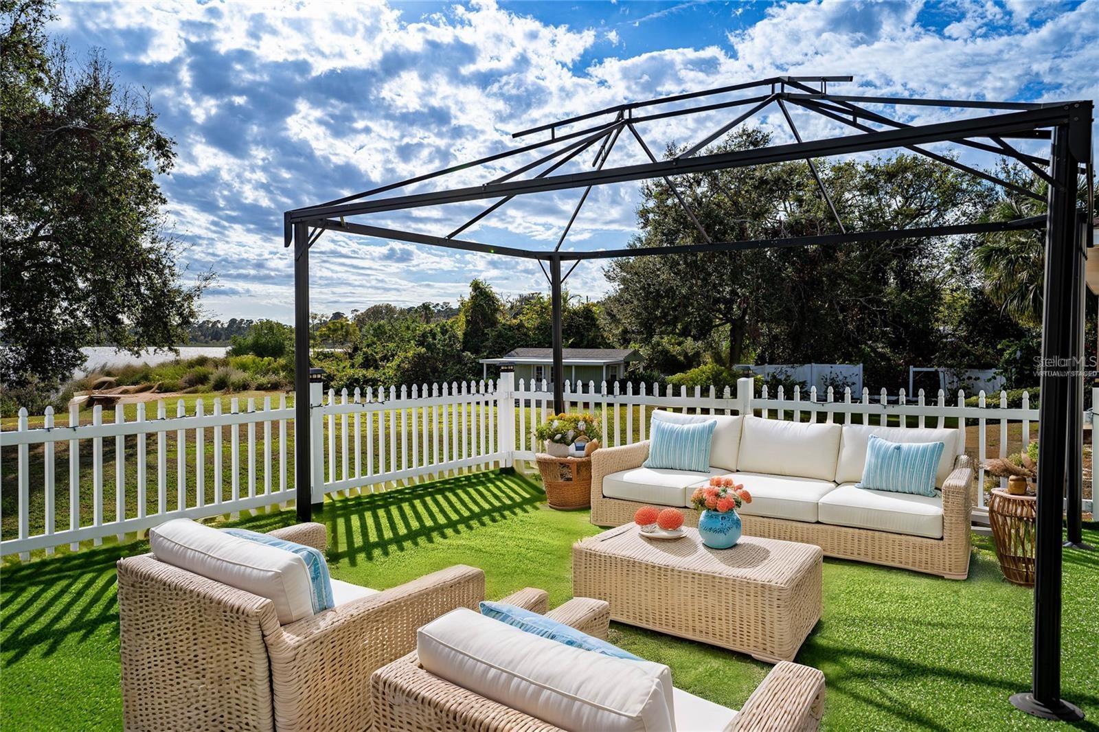 4023 ISLAND LAKES DR