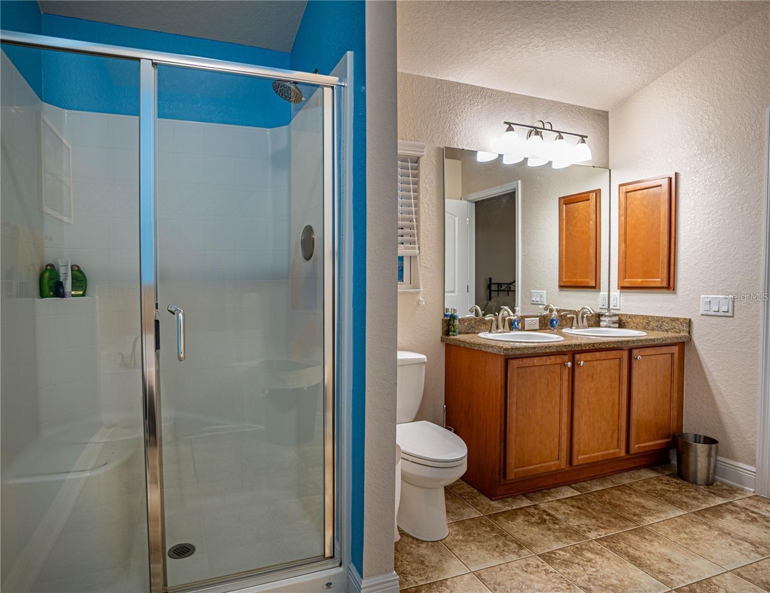 4023 ISLAND LAKES DR