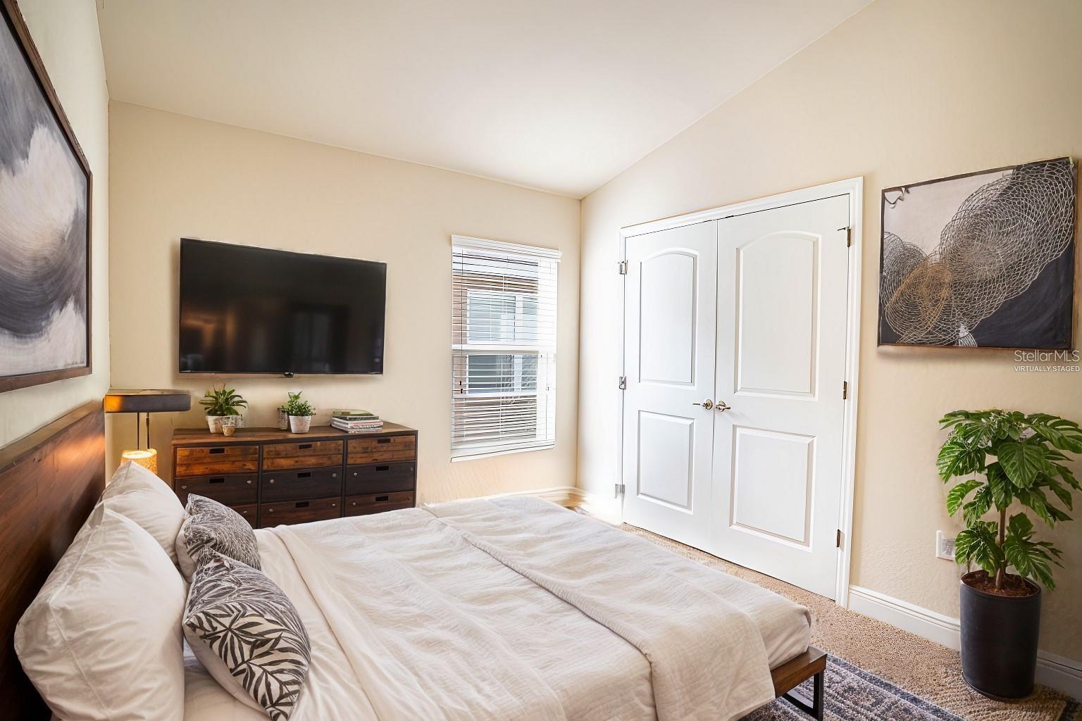 4023 ISLAND LAKES DR